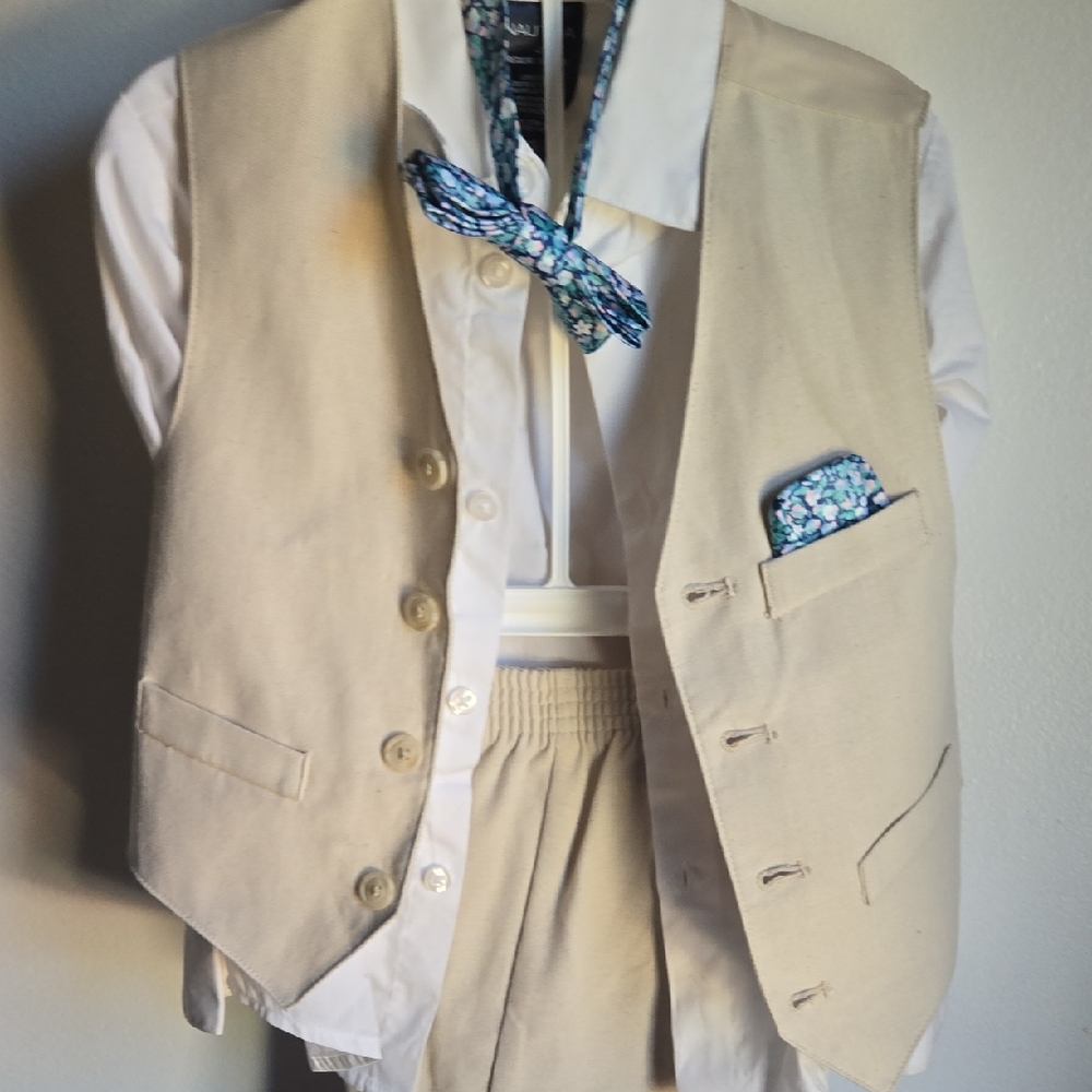 Nautica Kids Beige Vest Set with Floral Blue Tie